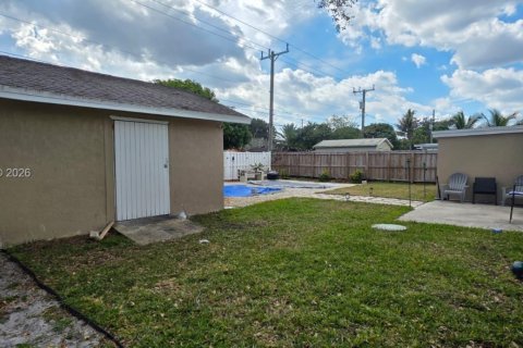 Villa ou maison à louer à Hollywood, Floride: 3 chambres, 112.41 m2 № 2075201 - photo 17