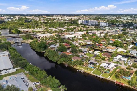 Villa ou maison à vendre à Pompano Beach, Floride: 4 chambres, 156.08 m2 № 2411783 - photo 10