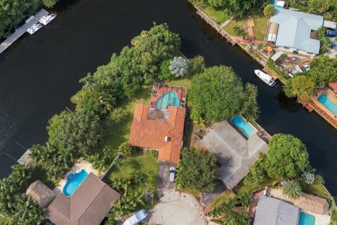 Villa ou maison à vendre à Pompano Beach, Floride: 4 chambres, 156.08 m2 № 2411783 - photo 3