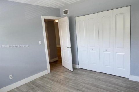 Condo in Deerfield Beach, Florida, 2 bedrooms  № 2068569 - photo 6