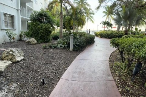 Condo in Miami, Florida, 2 bedrooms  № 1699782 - photo 22
