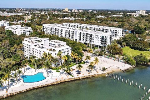 Condo in Miami, Florida, 2 bedrooms  № 1699782 - photo 3