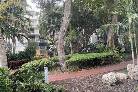 Condo in Miami, Florida, 2 bedrooms  № 1699782 - photo 14
