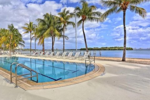 Condo in Miami, Florida, 2 bedrooms  № 1699782 - photo 8