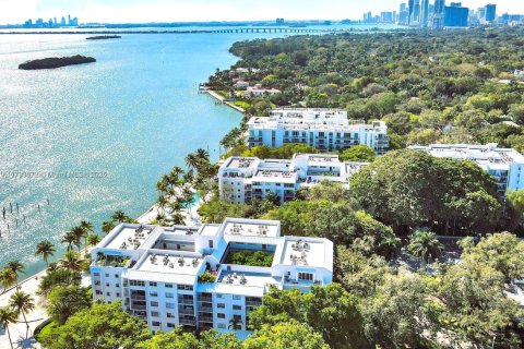 Condo in Miami, Florida, 2 bedrooms  № 1699782 - photo 2