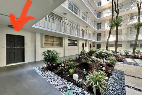 Condo in Miami, Florida, 2 bedrooms  № 1699782 - photo 20