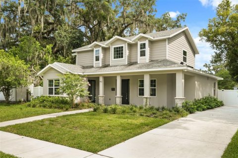 House in Orlando, Florida 4 bedrooms, 267.09 sq.m. № 2377799 - photo 2