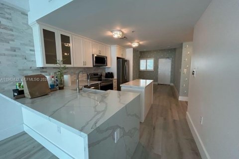 Снять в аренду кондоминиум в Майами-Бич, Флорида 2 спальни, 104.61м2, № 2002659 - фото 16