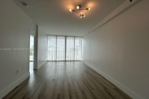 Снять в аренду кондоминиум в Майами-Бич, Флорида 2 спальни, 104.61м2, № 2002659 - фото 17