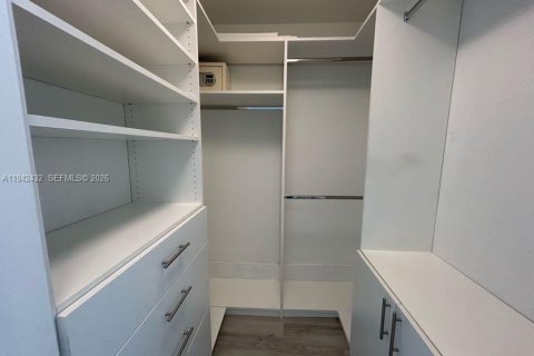 Снять в аренду кондоминиум в Майами-Бич, Флорида 2 спальни, 104.61м2, № 2002659 - фото 7