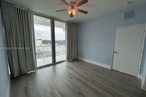 Снять в аренду кондоминиум в Майами-Бич, Флорида 2 спальни, 104.61м2, № 2002659 - фото 6