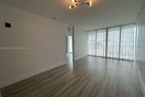 Снять в аренду кондоминиум в Майами-Бич, Флорида 2 спальни, 104.61м2, № 2002659 - фото 18