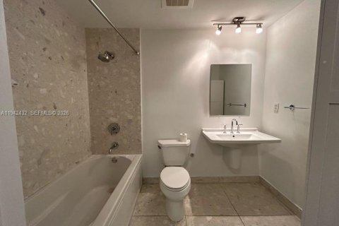 Снять в аренду кондоминиум в Майами-Бич, Флорида 2 спальни, 104.61м2, № 2002659 - фото 29