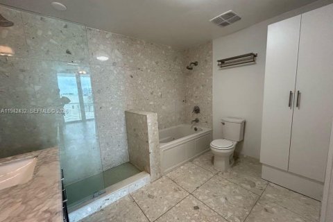 Снять в аренду кондоминиум в Майами-Бич, Флорида 2 спальни, 104.61м2, № 2002659 - фото 24