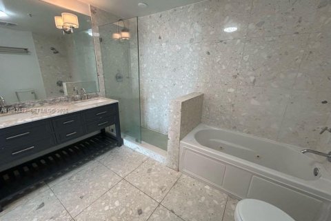Снять в аренду кондоминиум в Майами-Бич, Флорида 2 спальни, 104.61м2, № 2002659 - фото 25