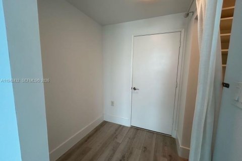 Снять в аренду кондоминиум в Майами-Бич, Флорида 2 спальни, 104.61м2, № 2002659 - фото 22