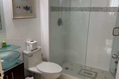 Condominio en alquiler en North Miami Beach, Florida, 2 dormitorios, 105.26 m2 № 2019654 - foto 8