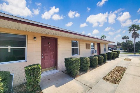 Immobilier commercial à vendre à Melbourne, Floride: 18 chambres, 549.61 m2 № 1536814 - photo 2