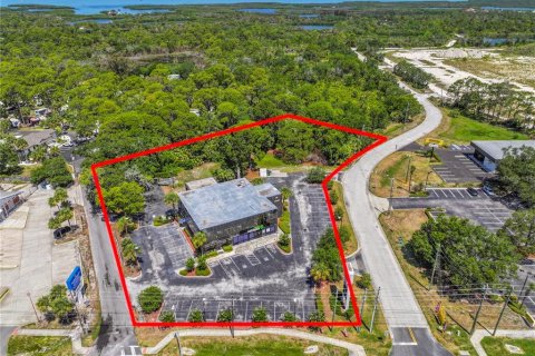 Commercial property in Port Richey, Florida № 2205389 - photo 12