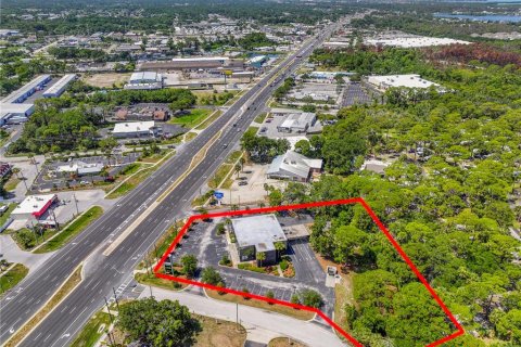 Commercial property in Port Richey, Florida № 2205389 - photo 11