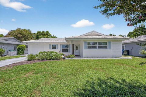 Casa en venta en Clearwater, Florida, 2 dormitorios, 116.59 m2 № 1855455 - foto 1