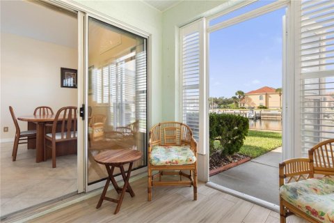 Townhouse in Palm Coast, Florida 3 bedrooms, 174.19 sq.m. № 2396286 - photo 14