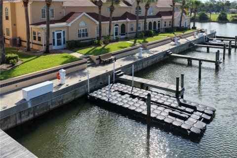 Townhouse in Palm Coast, Florida 3 bedrooms, 174.19 sq.m. № 2396286 - photo 4