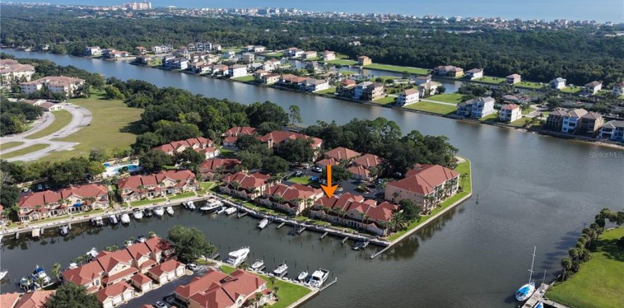 Townhouse in Palm Coast, Florida 3 bedrooms, 174.19 sq.m. № 2396286