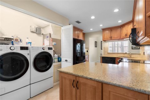Townhouse in Palm Coast, Florida 3 bedrooms, 174.19 sq.m. № 2396286 - photo 23
