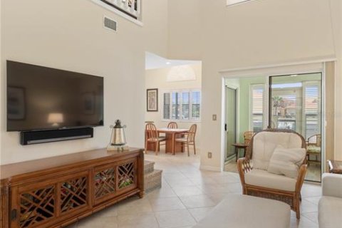 Townhouse in Palm Coast, Florida 3 bedrooms, 174.19 sq.m. № 2396286 - photo 12