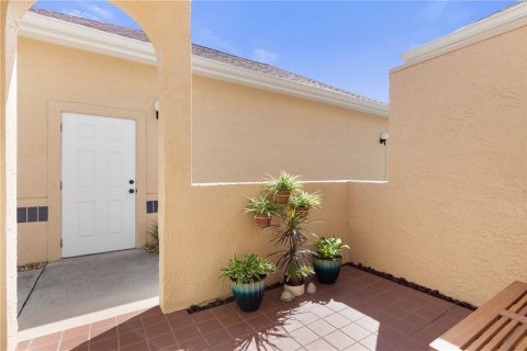 Townhouse in Palm Coast, Florida 3 bedrooms, 174.19 sq.m. № 2396286 - photo 8