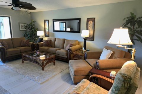 Copropriété à vendre à Bradenton, Floride: 3 chambres, 147.9 m2 № 2388931 - photo 12