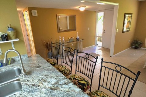 Copropriété à vendre à Bradenton, Floride: 3 chambres, 147.9 m2 № 2388931 - photo 9