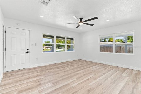 Villa ou maison à vendre à Orlando, Floride: 4 chambres, 173.17 m2 № 2362281 - photo 10