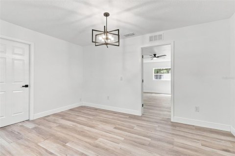 Villa ou maison à vendre à Orlando, Floride: 4 chambres, 173.17 m2 № 2362281 - photo 23