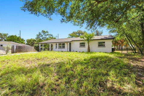 Villa ou maison à vendre à Orlando, Floride: 4 chambres, 173.17 m2 № 2362281 - photo 4