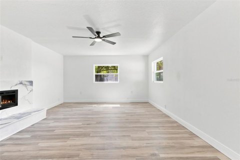 Villa ou maison à vendre à Orlando, Floride: 4 chambres, 173.17 m2 № 2362281 - photo 28
