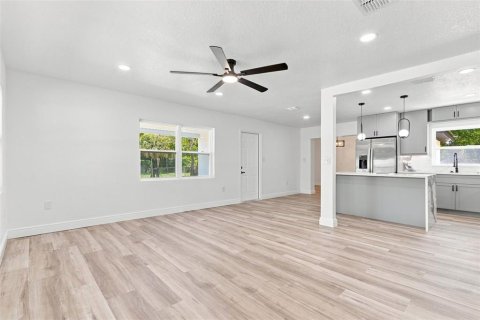 Villa ou maison à vendre à Orlando, Floride: 4 chambres, 173.17 m2 № 2362281 - photo 14
