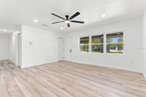 Villa ou maison à vendre à Orlando, Floride: 4 chambres, 173.17 m2 № 2362281 - photo 15