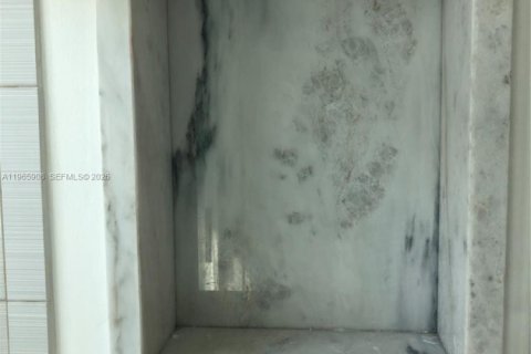 Condo in Miami Beach, Florida, 1 bedroom  № 2027526 - photo 10