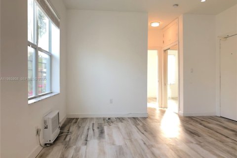 Condo in Miami Beach, Florida, 1 bedroom  № 2027526 - photo 6