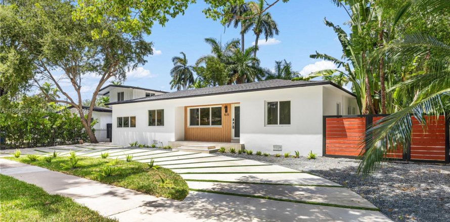 Casa en Miami, Florida 5 dormitorios, 186.27 m2 № 1889716