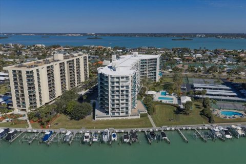 Condo in Clearwater, Florida, 3 bedrooms № 2211493 - photo 16
