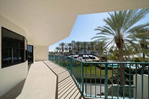 Condo in Clearwater, Florida, 3 bedrooms № 2211493 - photo 19