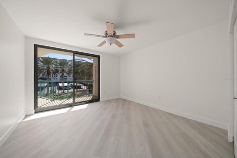 Condo in Clearwater, Florida, 3 bedrooms № 2211493 - photo 24