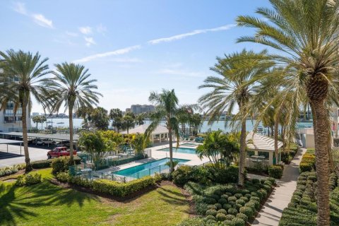 Condo in Clearwater, Florida, 3 bedrooms № 2211493 - photo 9