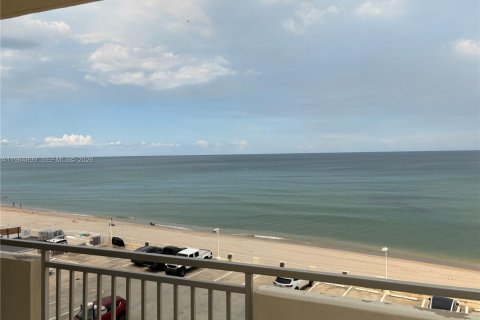 Condominio en alquiler en Hallandale Beach, Florida, 2 dormitorios, 136.19 m2 № 2026328 - foto 21