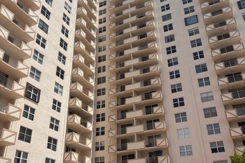 Condo in Hallandale Beach, Florida, 1 bedroom  № 2170033 - photo 16