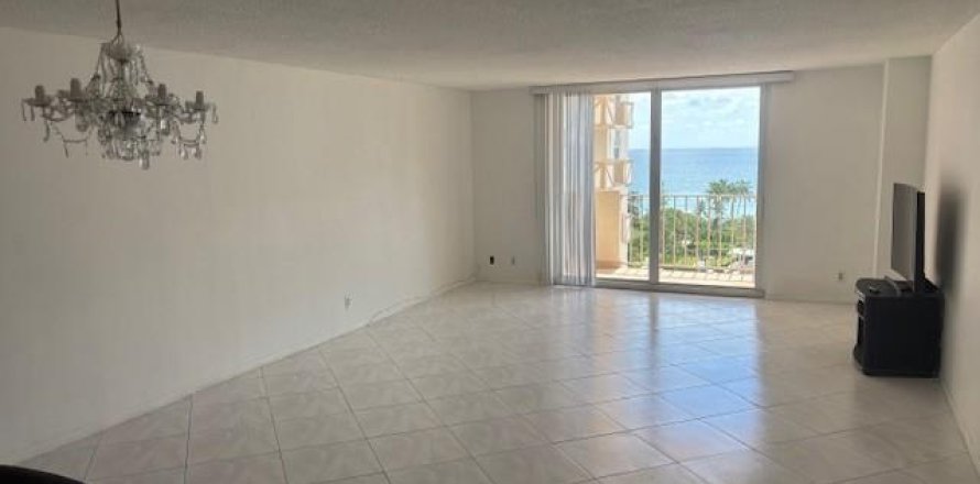 Condo in Hallandale Beach, Florida, 1 bedroom  № 2170033