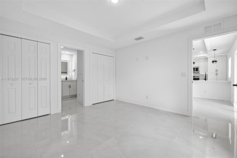 Villa ou maison à vendre à Lehigh Acres, Floride: 3 chambres, 113.53 m2 № 2041886 - photo 8